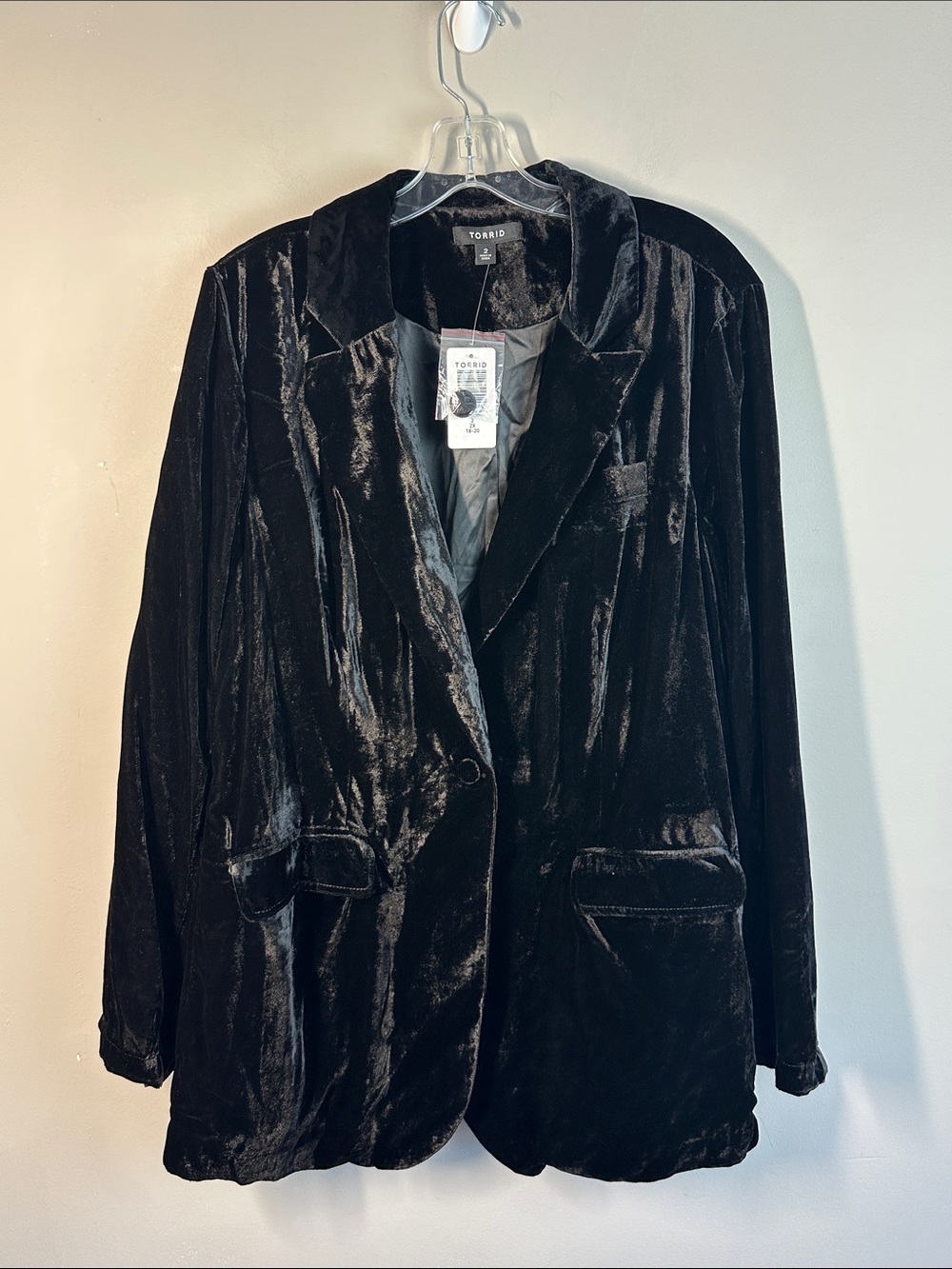 NWT Torrid Women’s Black Velvet Blazer Size 2X